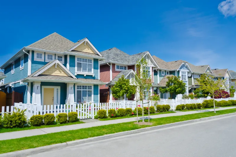 Multi-family vs. Single-family Investments- Weighing the Pros and Cons
